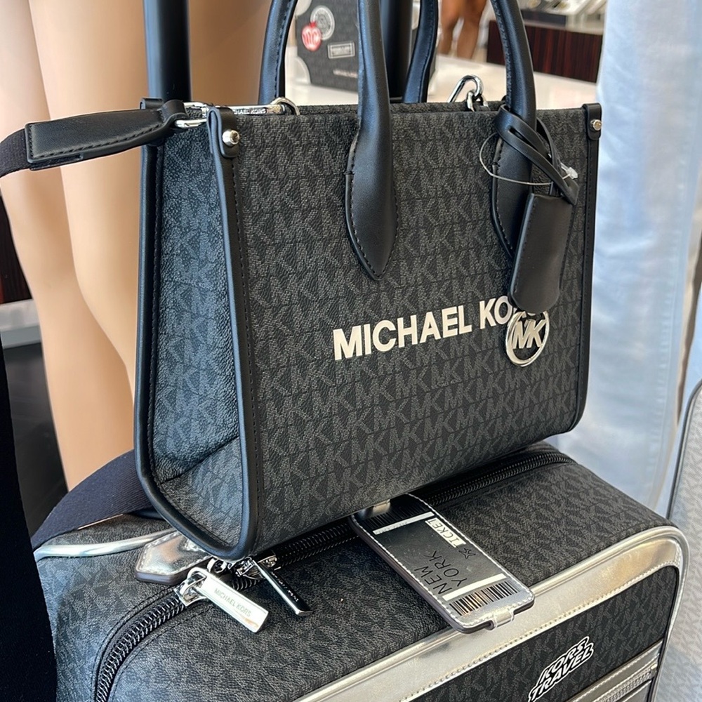 Michael Kors Mirella Small Signature Logo Crossbody Bag
Black
NWT - Picture 7 of 16